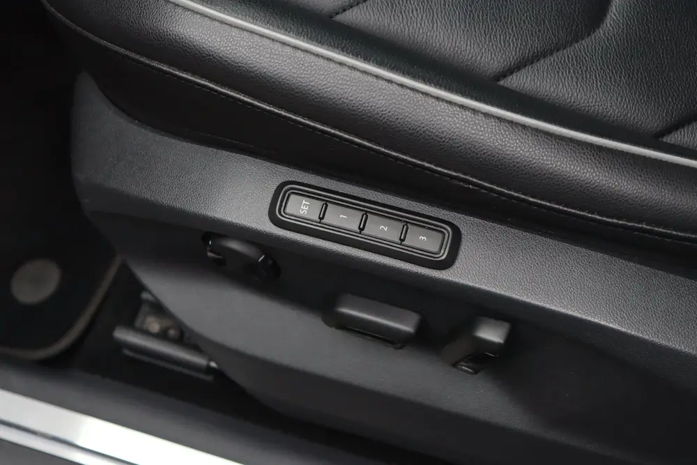 Volkswagen Tiguan 1.4 TSI eHybrid Active | Leder | Memory | uit 2022, foto 14