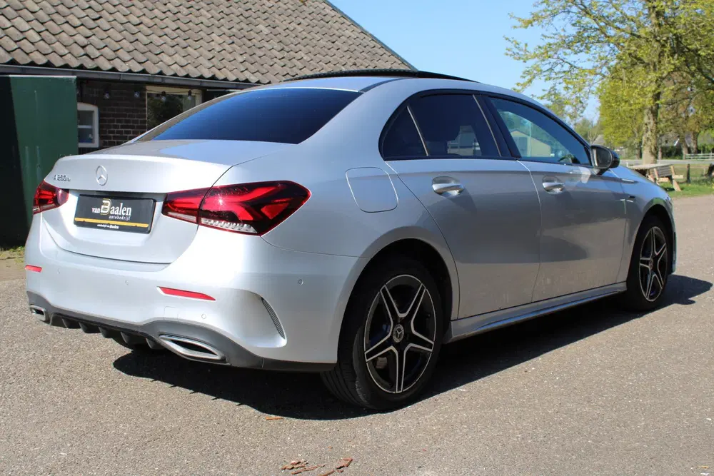 Mercedes-Benz A-Klasse 250 e PHEV AMG SOh 97 uit 2021, foto 4