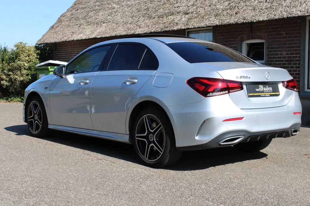 Mercedes-Benz A-Klasse 250 e PHEV AMG SOh 97 uit 2021, foto 5