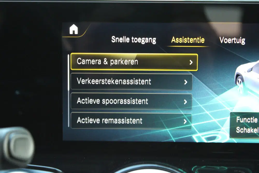 Mercedes-Benz EQB 300 4MATIC AMG Line 67 kWh SOh 97.5% PANO uit 2022, foto 14