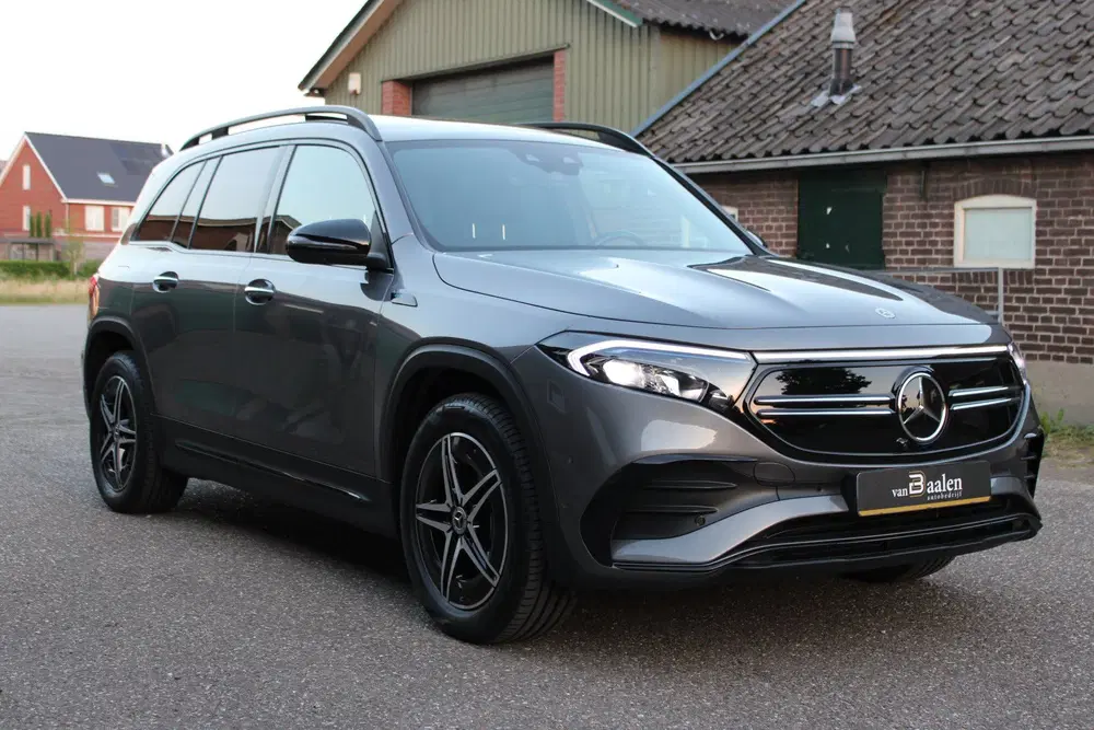 Mercedes-Benz EQB 300 4MATIC AMG Line 67 kWh SOh 97.5% PANO uit 2022, foto 2
