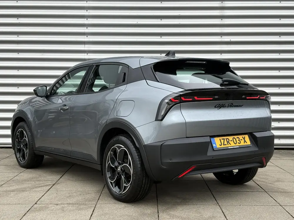 Alfa Romeo Junior Elettrica 54 kWh Navigatie uit 2025, foto 4