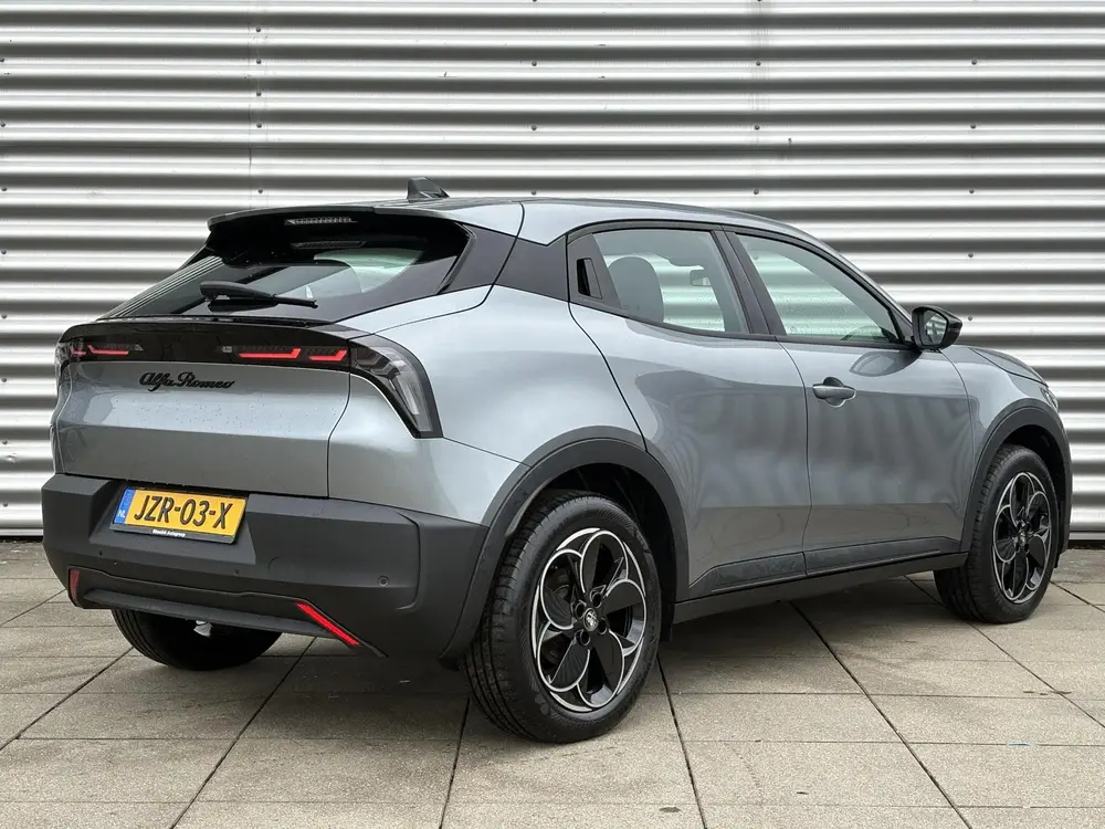 Alfa Romeo Junior Elettrica 54 kWh Navigatie uit 2025, foto 5