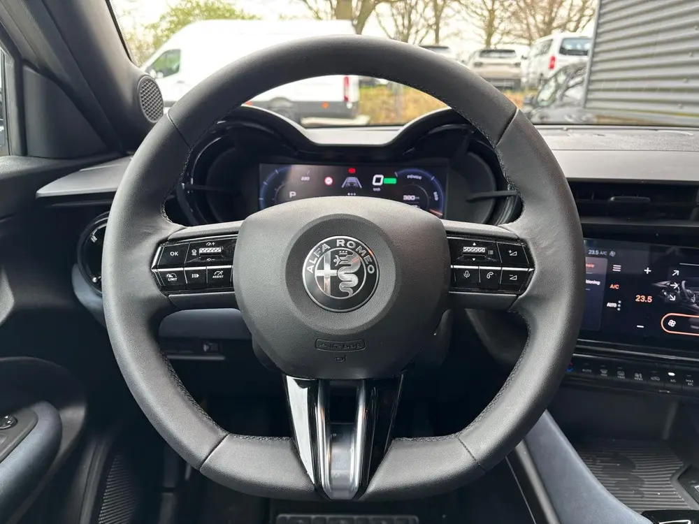 Alfa Romeo Junior 54 kWh 156pk Elettrica uit 2025, foto 11