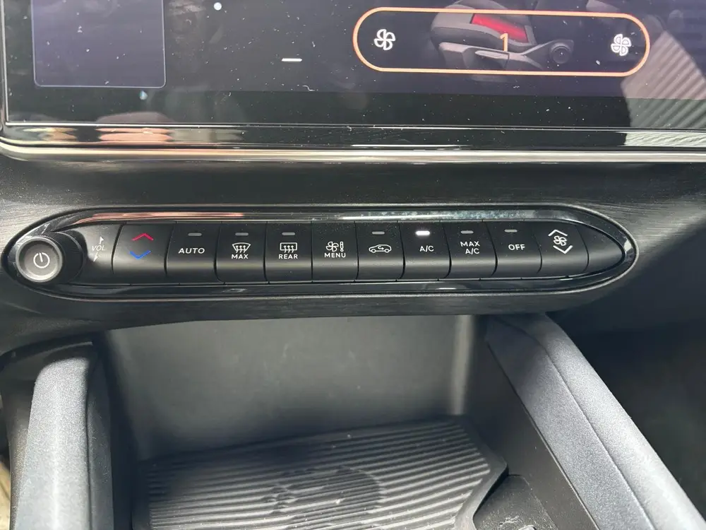 Alfa Romeo Junior 54 kWh 156pk Elettrica uit 2025, foto 20