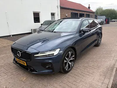Volvo V60 B3 R-Design Schuifdak H&K Pilot Assist uit 2021