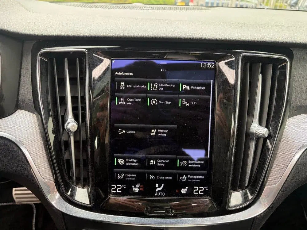 Volvo V60 B3 R-Design Schuifdak H&K Pilot Assist uit 2021, foto 19