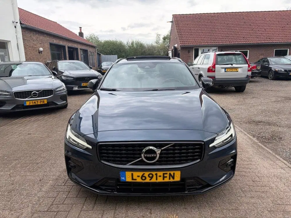 Volvo V60 B3 R-Design Schuifdak H&K Pilot Assist uit 2021, foto 3