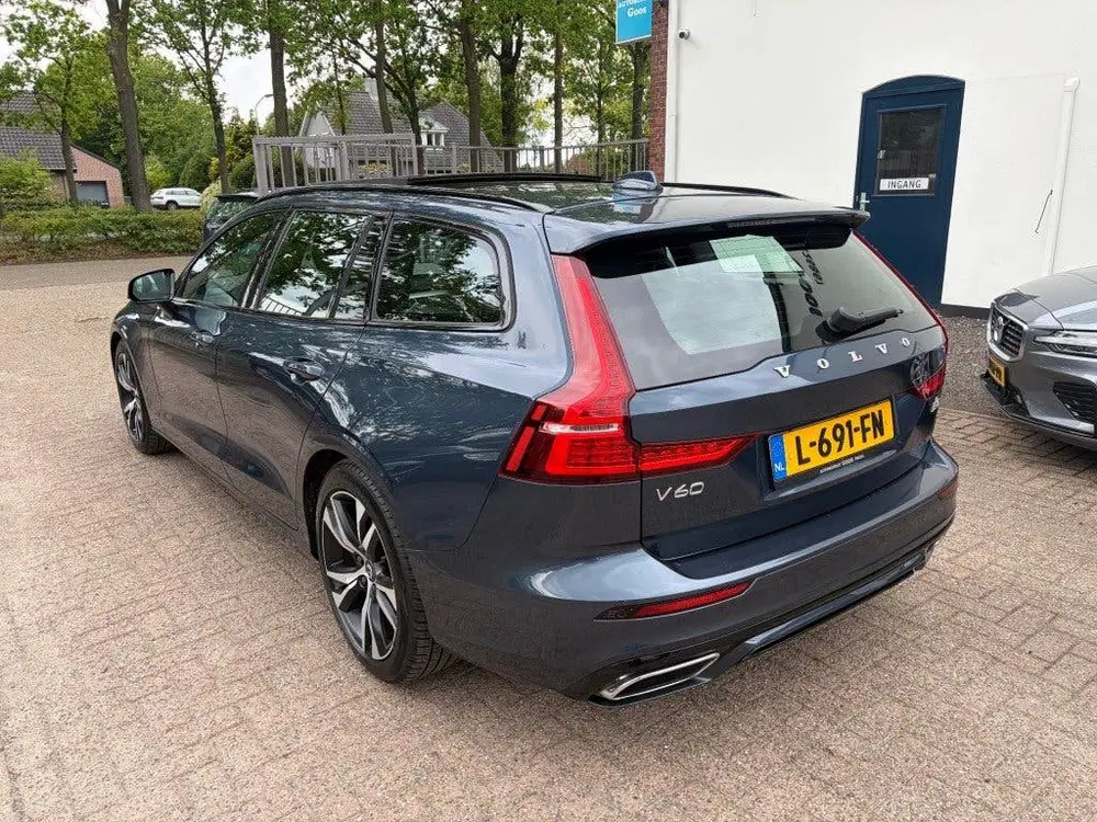 Volvo V60 B3 R-Design Schuifdak H&K Pilot Assist uit 2021, foto 7
