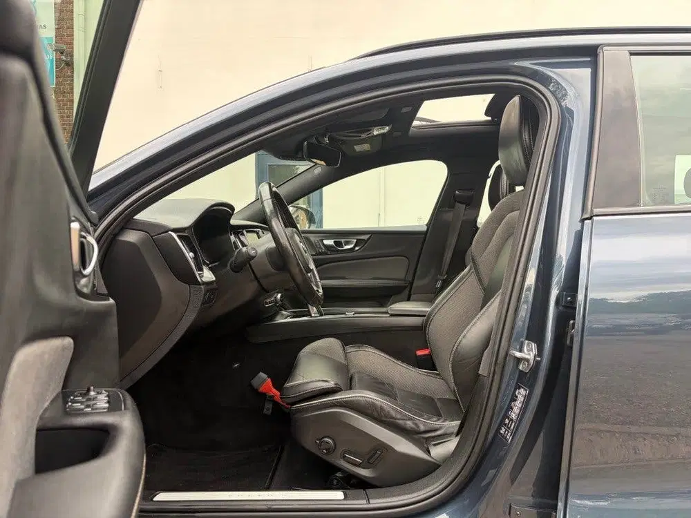 Volvo V60 B3 R-Design Schuifdak H&K Pilot Assist uit 2021, foto 9