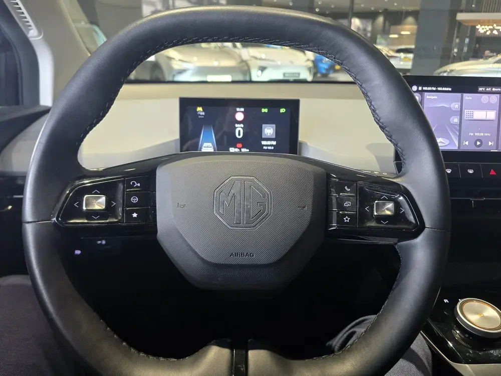 MG MG4 Luxury Long Range 64 kWh uit 2023, foto 11