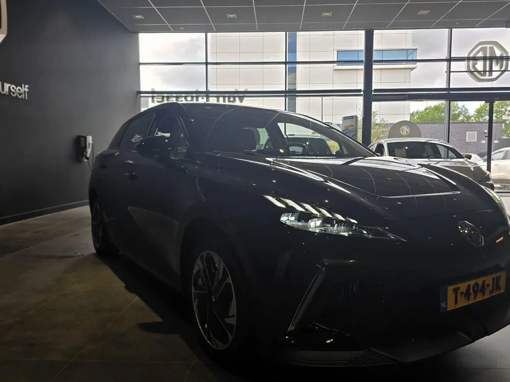 MG MG4 Luxury Long Range 64 kWh uit 2023, foto 12