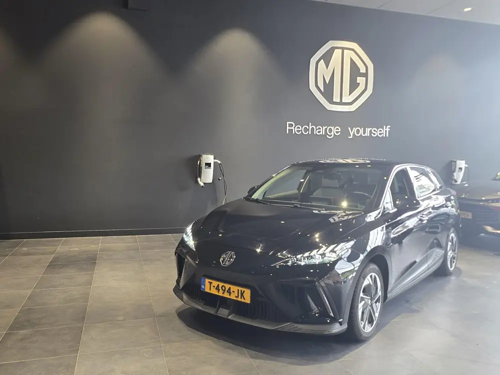 MG MG4 Luxury Long Range 64 kWh uit 2023, foto 15