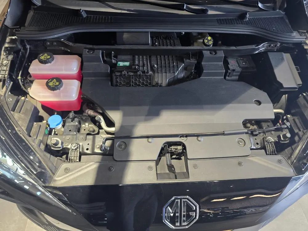 MG MG4 Luxury Long Range 64 kWh uit 2023, foto 3