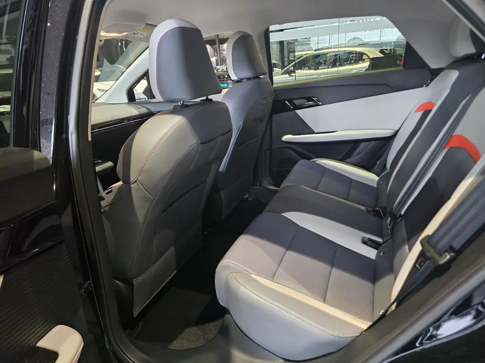 MG MG4 Luxury Long Range 64 kWh uit 2023, foto 5