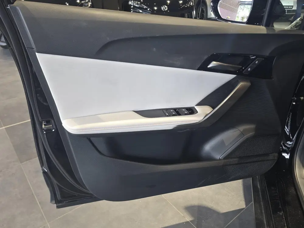 MG MG4 Luxury Long Range 64 kWh uit 2023, foto 8