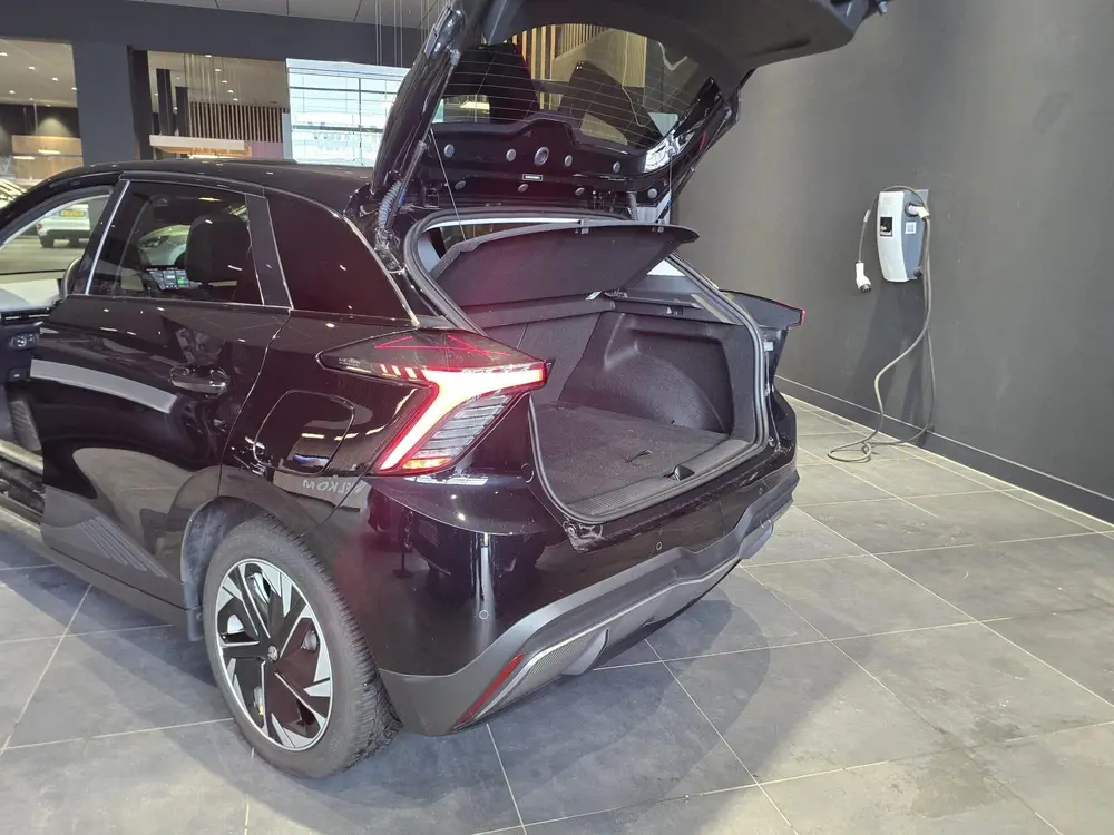 MG MG4 Luxury Long Range 64 kWh uit 2023, foto 9