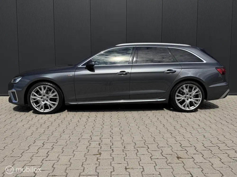 Audi A4 35 TFSI S-Line uit 2021, foto 2