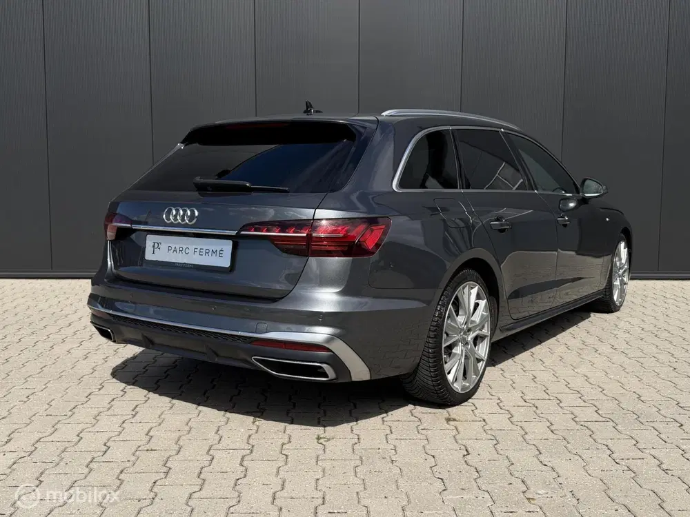 Audi A4 35 TFSI S-Line uit 2021, foto 3