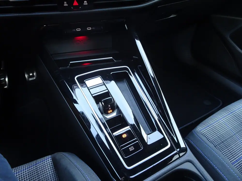 Volkswagen Golf 1.4 eHybrid GTE Automatische airco, navigati uit 2023, foto 15