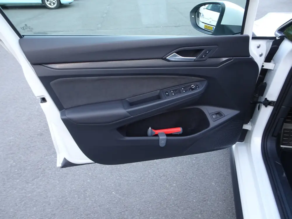 Volkswagen Golf 1.4 eHybrid GTE Automatische airco, navigati uit 2023, foto 17