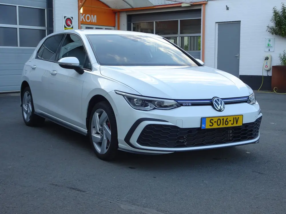 Volkswagen Golf 1.4 eHybrid GTE Automatische airco, navigati uit 2023, foto 2