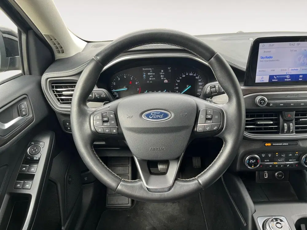 Ford Focus 1.5 EcoBoost Vignale uit 2019, foto 19