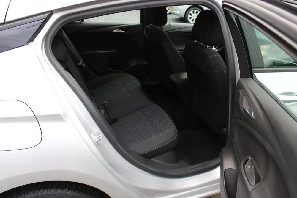 Opel Astra 1.0 Turbo 120 Jaar Edition uit 2019, foto 10