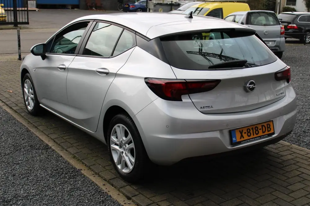 Opel Astra 1.0 Turbo 120 Jaar Edition uit 2019, foto 2