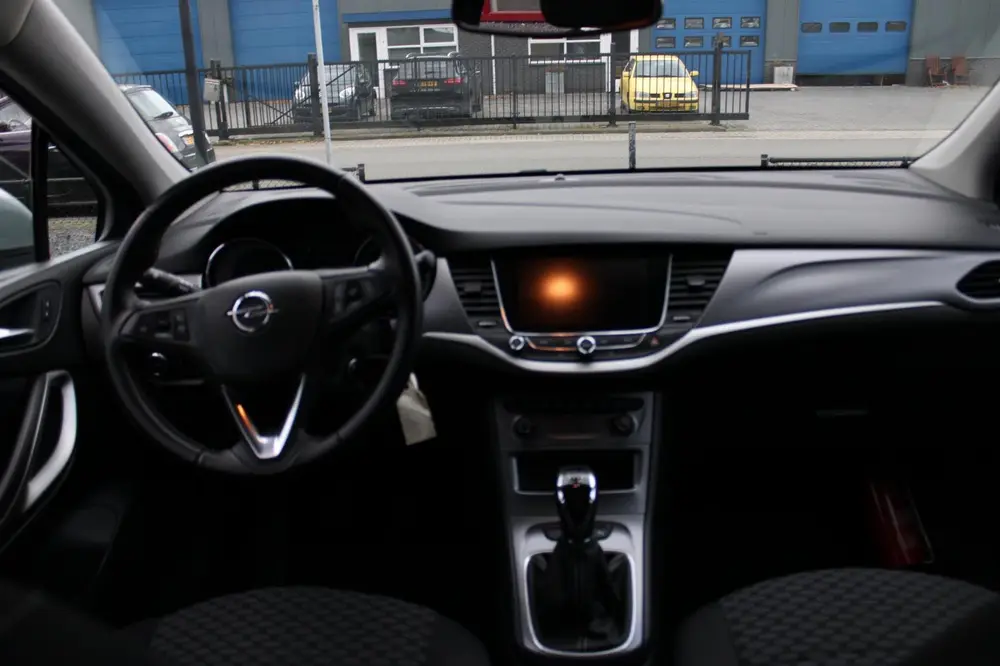 Opel Astra 1.0 Turbo 120 Jaar Edition uit 2019, foto 4