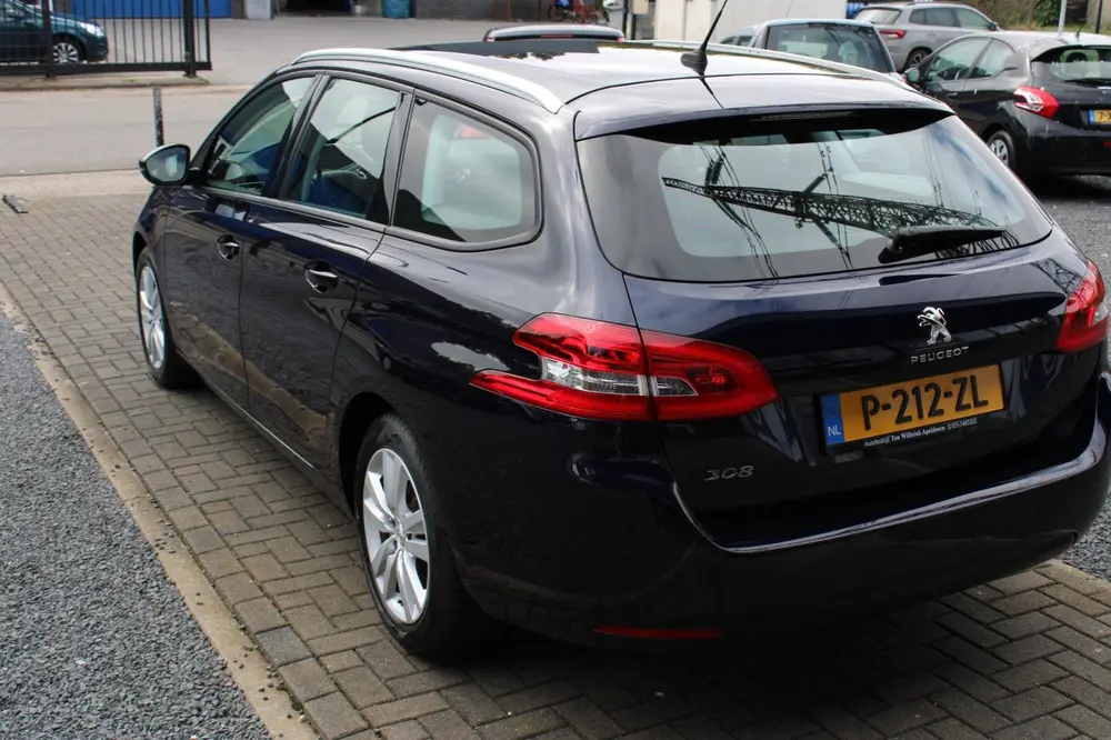 Peugeot 308 1.2 PureTech Allure 130 PK AUTOMAAT NAVI a uit 2020, foto 2