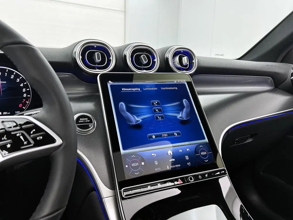 Mercedes-Benz GLC 300 e 4MATIC Plug-In Hybride Panorama Schu uit 2025, foto 11