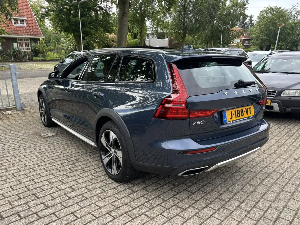 Volvo V60 Cross Country 2.0 B5 AWD Pro Panorama dak Keyless uit 2020, foto 11