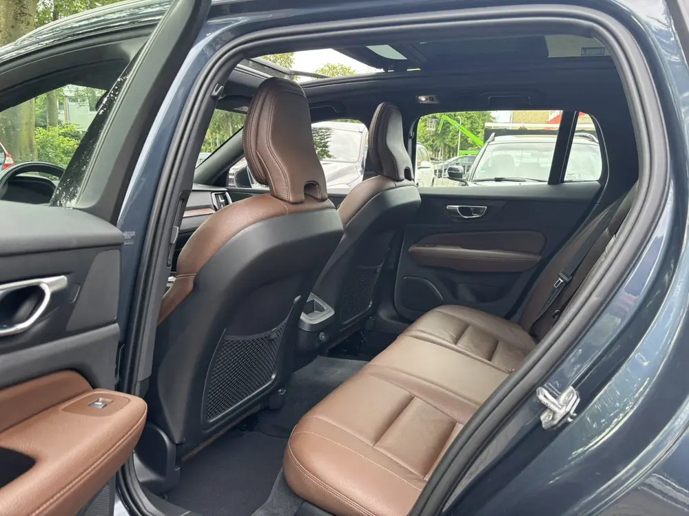 Volvo V60 Cross Country 2.0 B5 AWD Pro Panorama dak Keyless uit 2020, foto 5