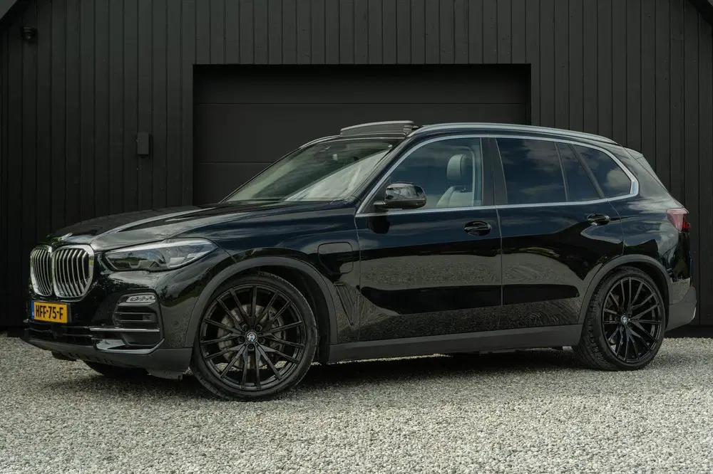 BMW X5 Xdrive45e 394pk 2020 Pano ACC Luchtvering uit 2020