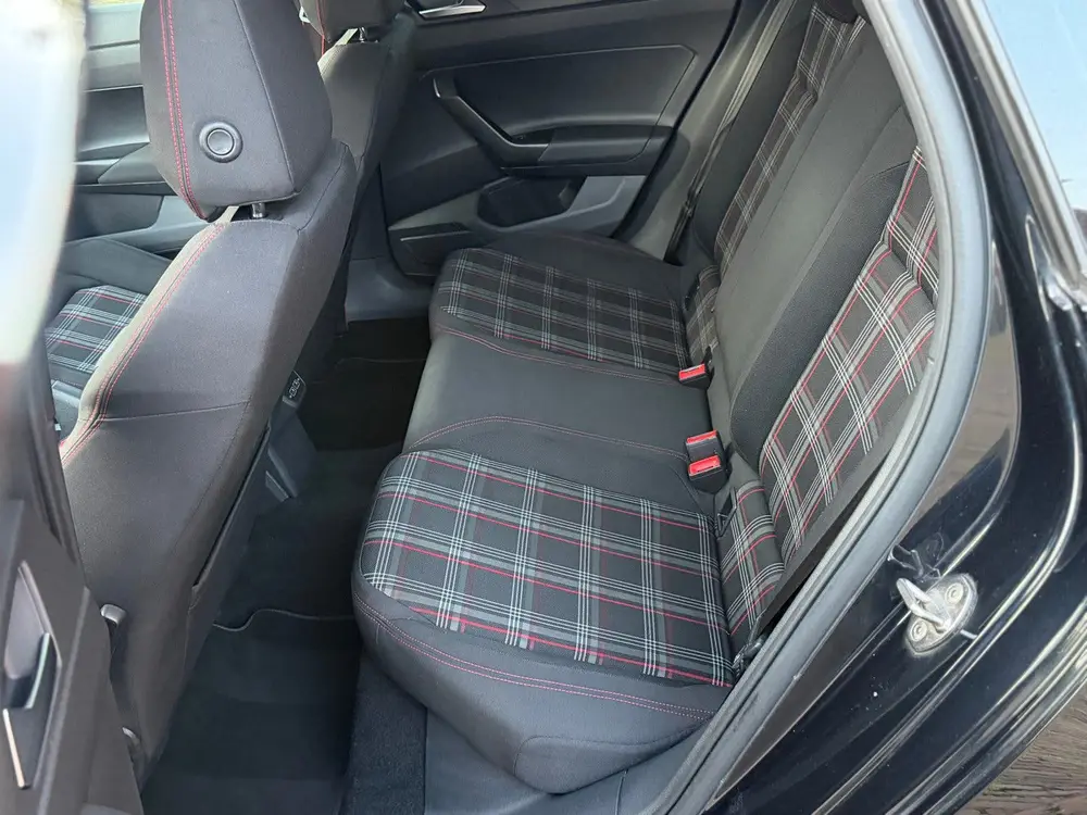 Volkswagen Polo 2.0 TSI 200pk 6-DSG 2019 PANO Etc uit 2019, foto 16