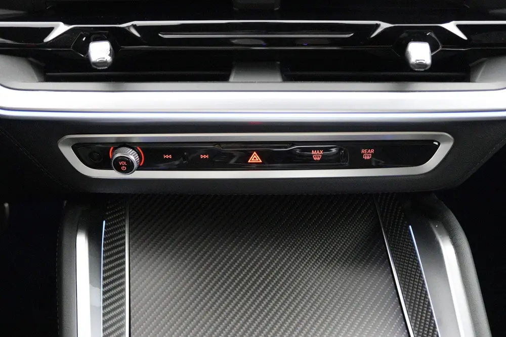 BMW XM PHEV 50e 30 kWh uit 2026, foto 11
