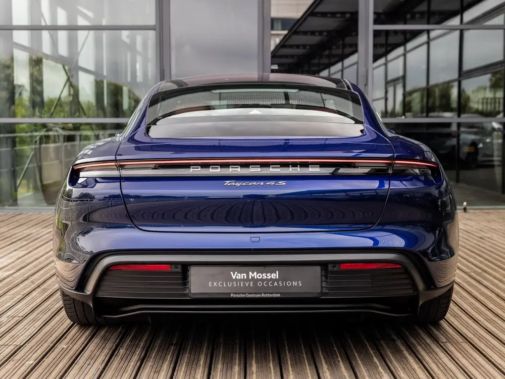 Porsche Taycan 4S Performance 84 kWh uit 2020, foto 11