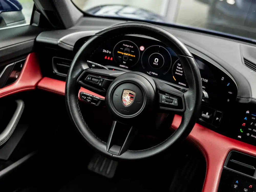 Porsche Taycan 4S Performance 84 kWh uit 2020, foto 14
