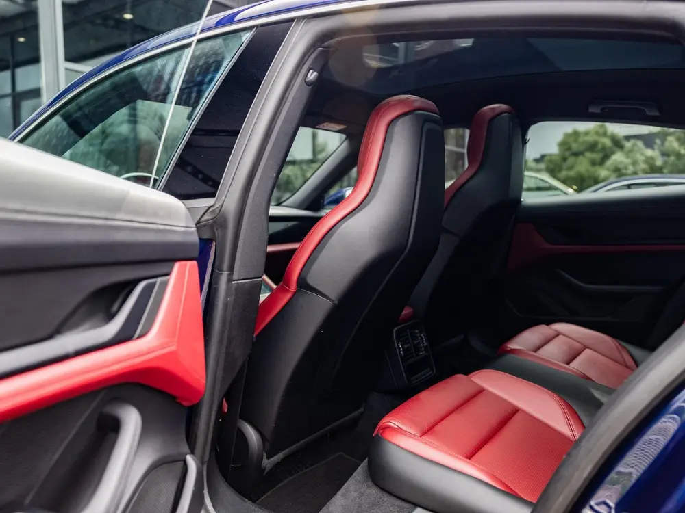Porsche Taycan 4S Performance 84 kWh uit 2020, foto 15