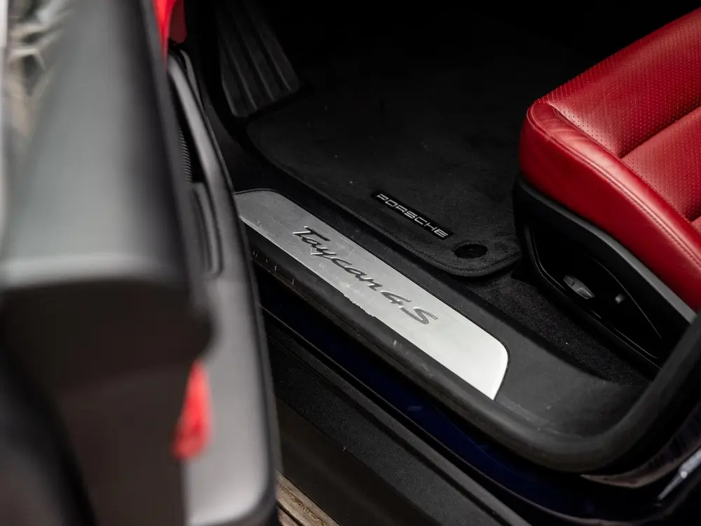 Porsche Taycan 4S Performance 84 kWh uit 2020, foto 20
