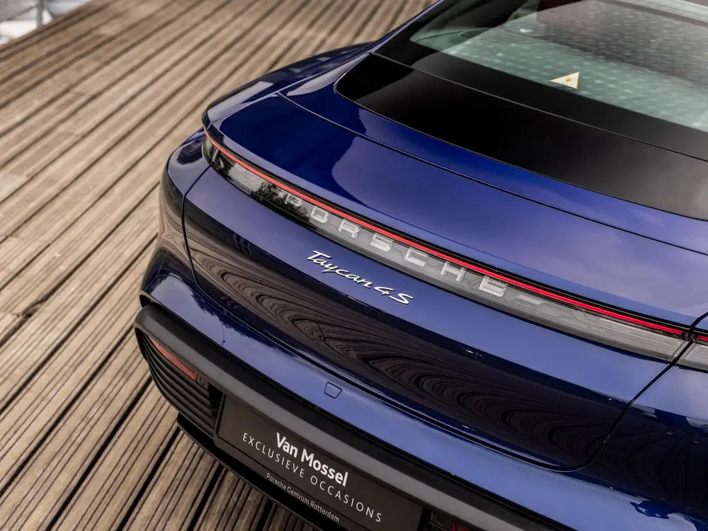 Porsche Taycan 4S Performance 84 kWh uit 2020, foto 4