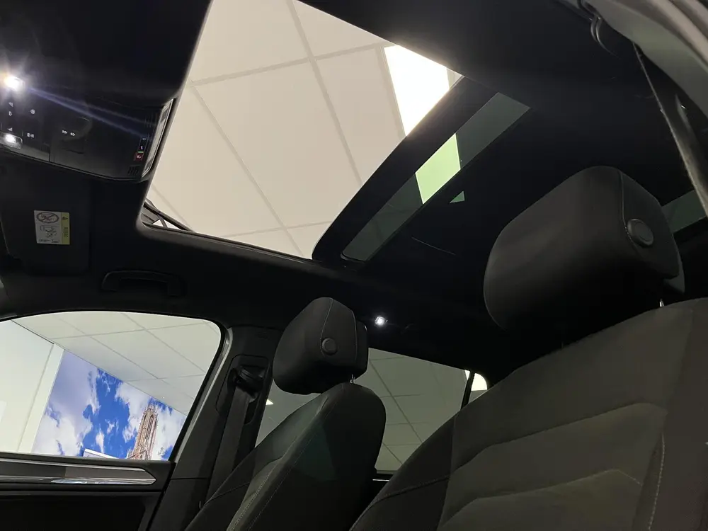Volkswagen Tiguan Allspace 1.5 TSI R-line Black Style | PANO uit 2021, foto 15