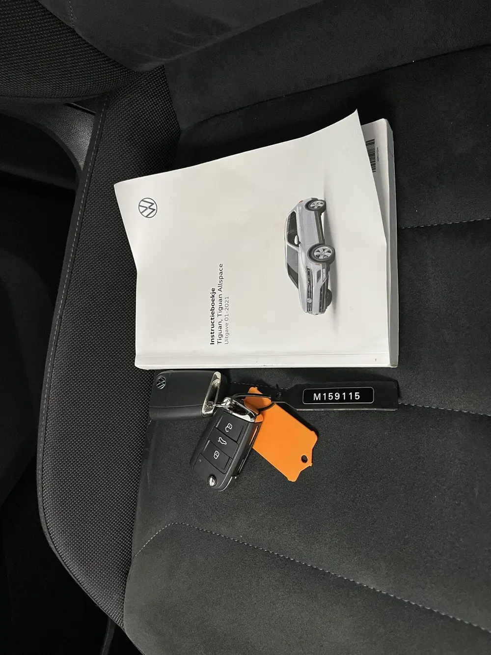 Volkswagen Tiguan Allspace 1.5 TSI R-line Black Style | PANO uit 2021, foto 18