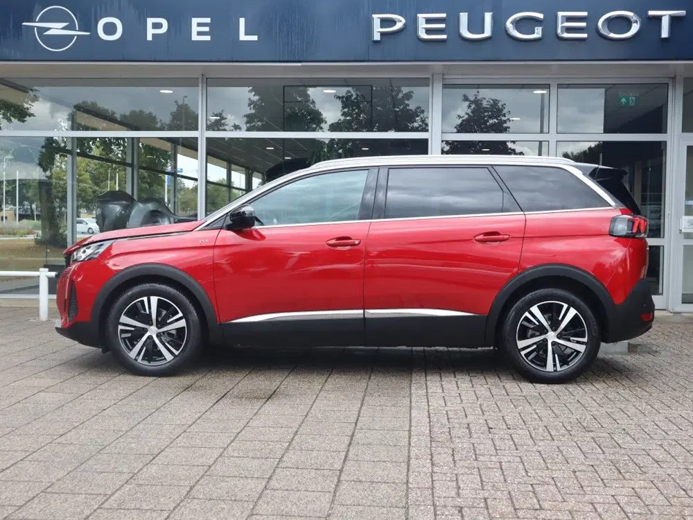 Peugeot 5008 SUV GT PureTech 130pk EAT8 Automaat uit 2022, foto 2