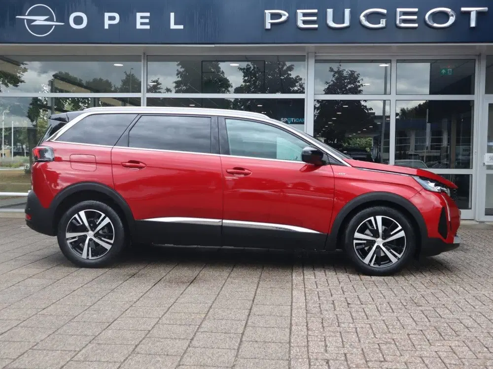 Peugeot 5008 SUV GT PureTech 130pk EAT8 Automaat uit 2022, foto 3