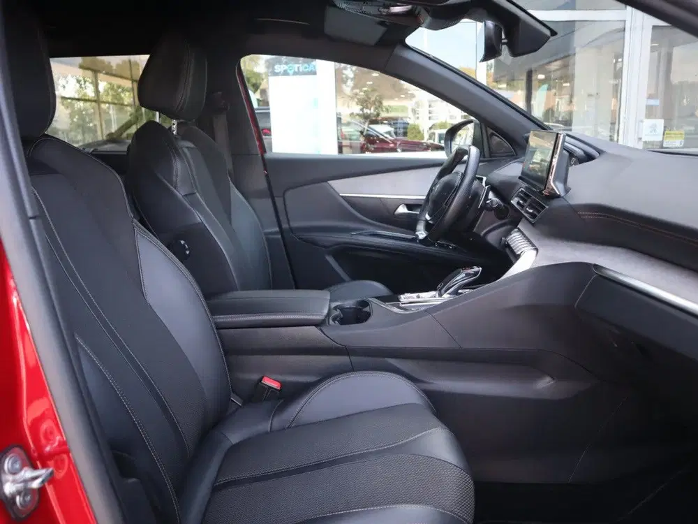 Peugeot 5008 SUV GT PureTech 130pk EAT8 Automaat uit 2022, foto 6