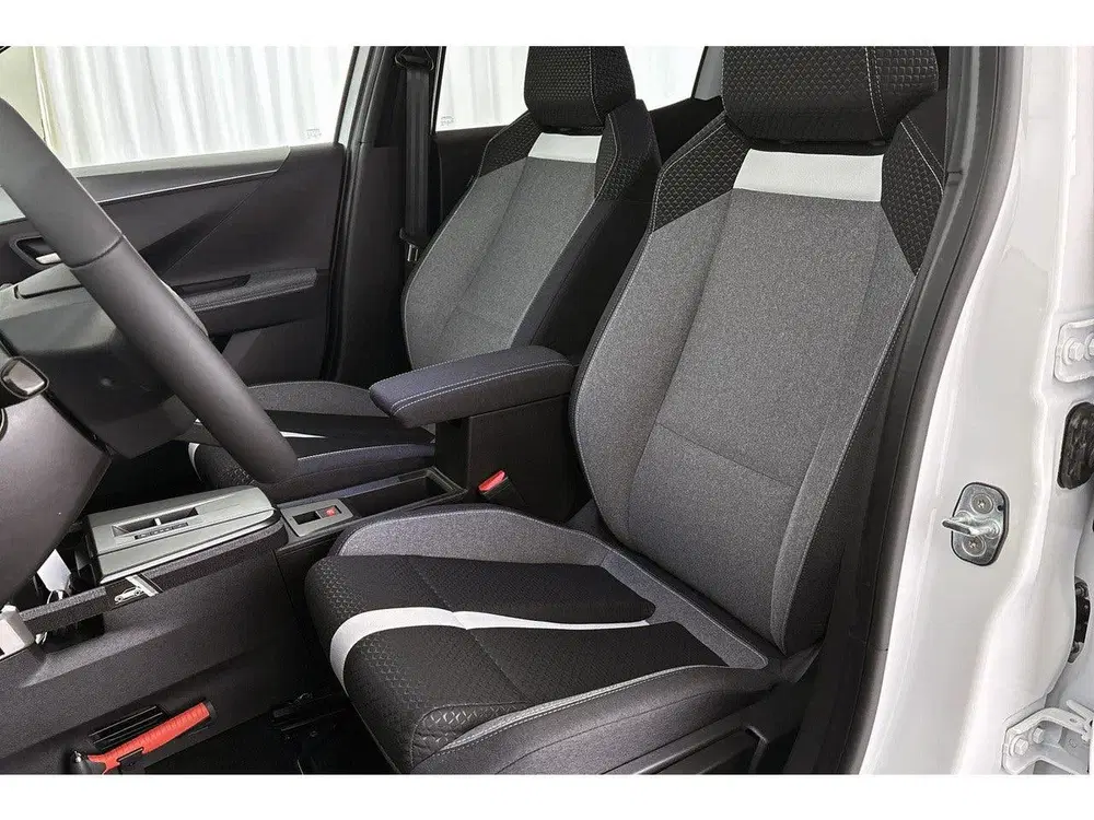 Opel Frontera 1.2 Turbo Hybrid GS Stoel-Stuur-Voorruitve uit 2026, foto 6