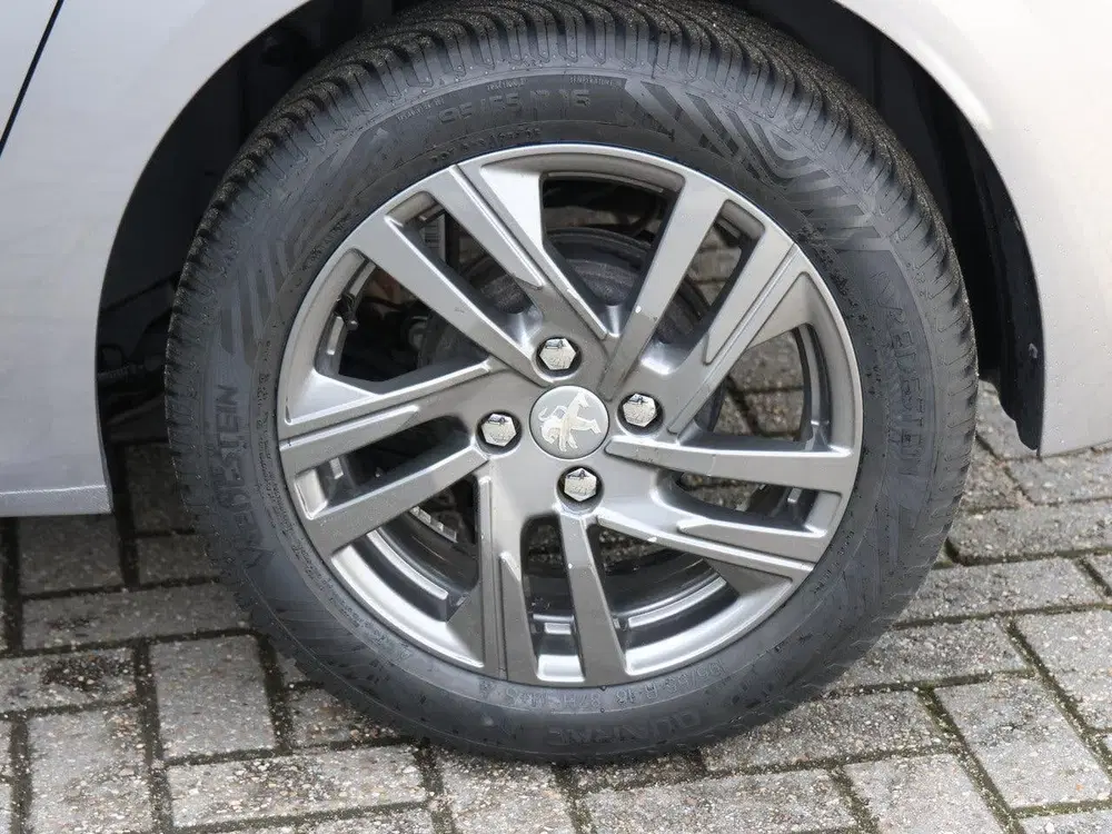 Peugeot 208 1.2 PureTech Active Pack LED uit 2021, foto 18