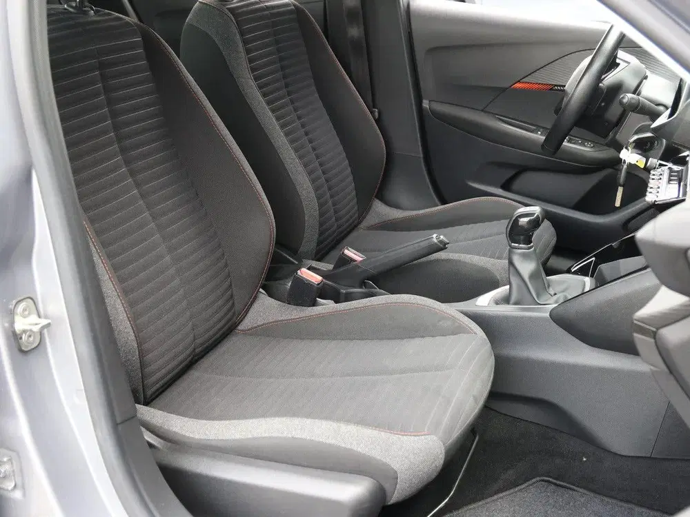 Peugeot 208 1.2 PureTech Active Pack LED uit 2021, foto 9